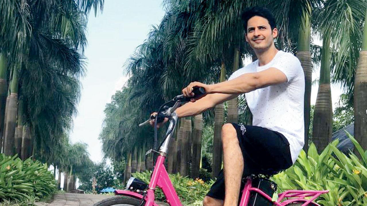 Telly Tattle: Mohit Malhotra stays calm with cycling