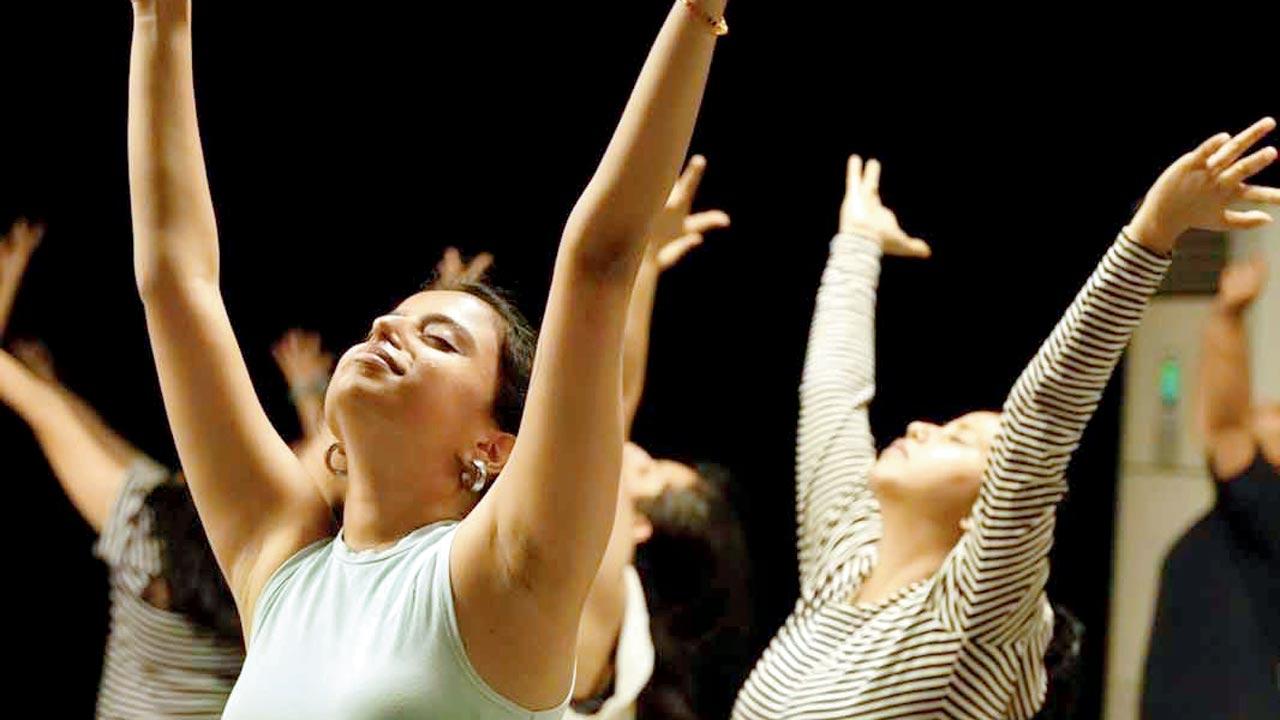 The workshop focuses on breathing techniques, somatic expressions, rasa and bhava theory and theatrical work