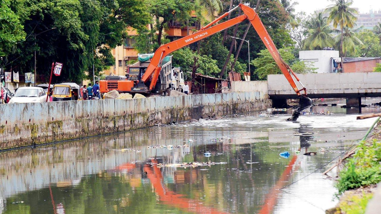 Mumbai: Muck from Mithi is more than from nullahs in all of western suburbs
