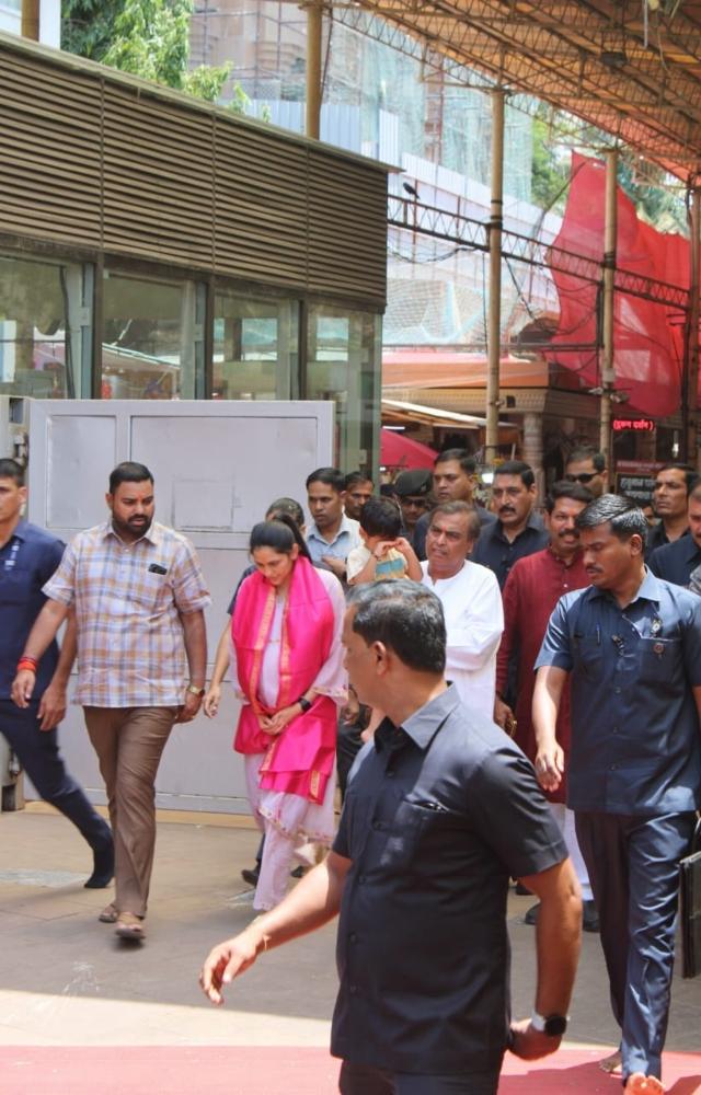 Shloka Ambani was also seen visiting the Siddhivinayak Temple