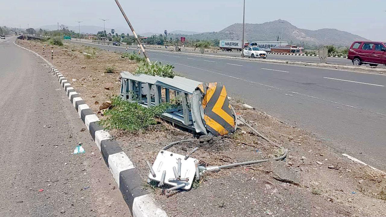 The broken attenuator at the bridge near Tansa river has been placed on the median