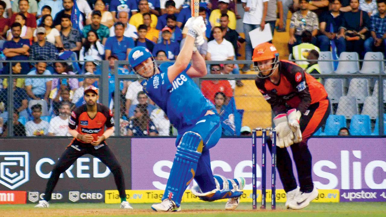 A Mumbai Indians vs Sunrisers Hyderabad match at Wankhede Stadium earlier this season. Pic/Ashish Raje