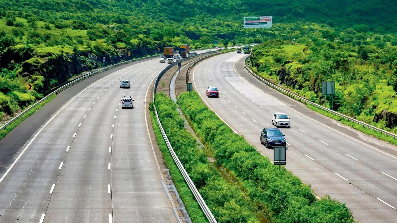 RTO launched a rigorous six-month campaign on road safety on the Mumbai-Pune Expressway on December 1, 2022. File Pic