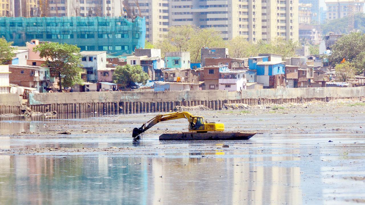 Mumbai: No ‘help’ for nullah desilting complaints yet