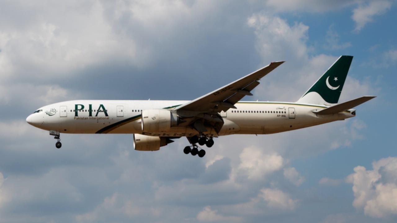 PIA aircraft strays in Indian airspace for 10 mins after failing to land in Lahore