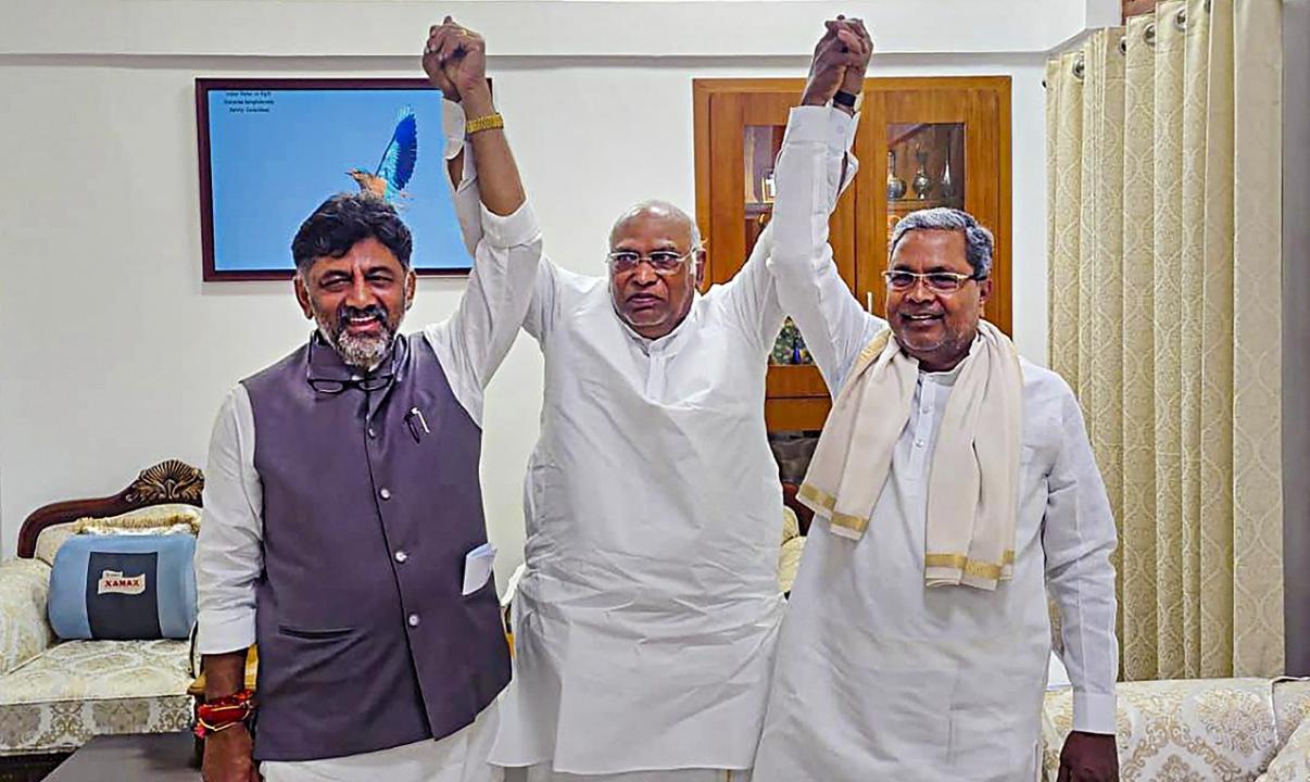 Karnataka swearing-in ceremony: 8 MLAs to take oath as ministers, says Kharge