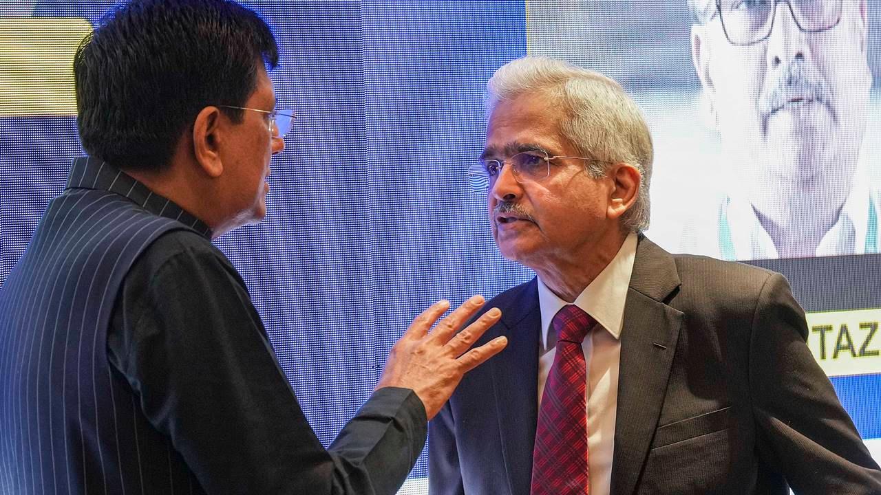 Replying to questions at an event organised by industry body CII, Governor Das said the entire process of withdrawal of the high-denomination currency will be non-disruptive. 