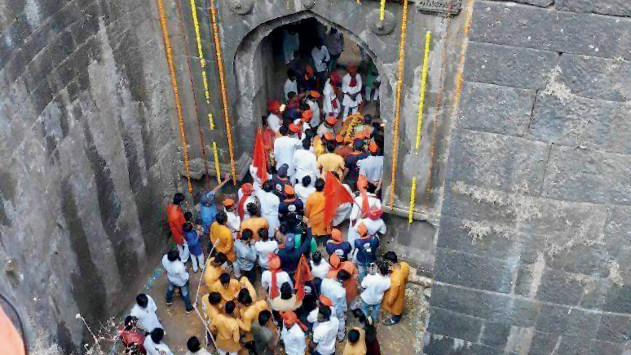 Maharashtra: Babus brace for uphill task at Raigad Fort