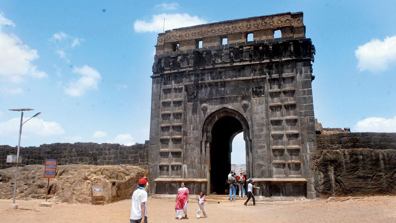 The Maha Darwaza from which only about six people can pass at a time at Raigad Fort. Pic/Sanket Jagtap, Twitter