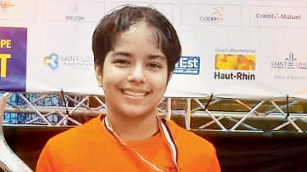 Shuttler Bhatoye stays on course for triple crown