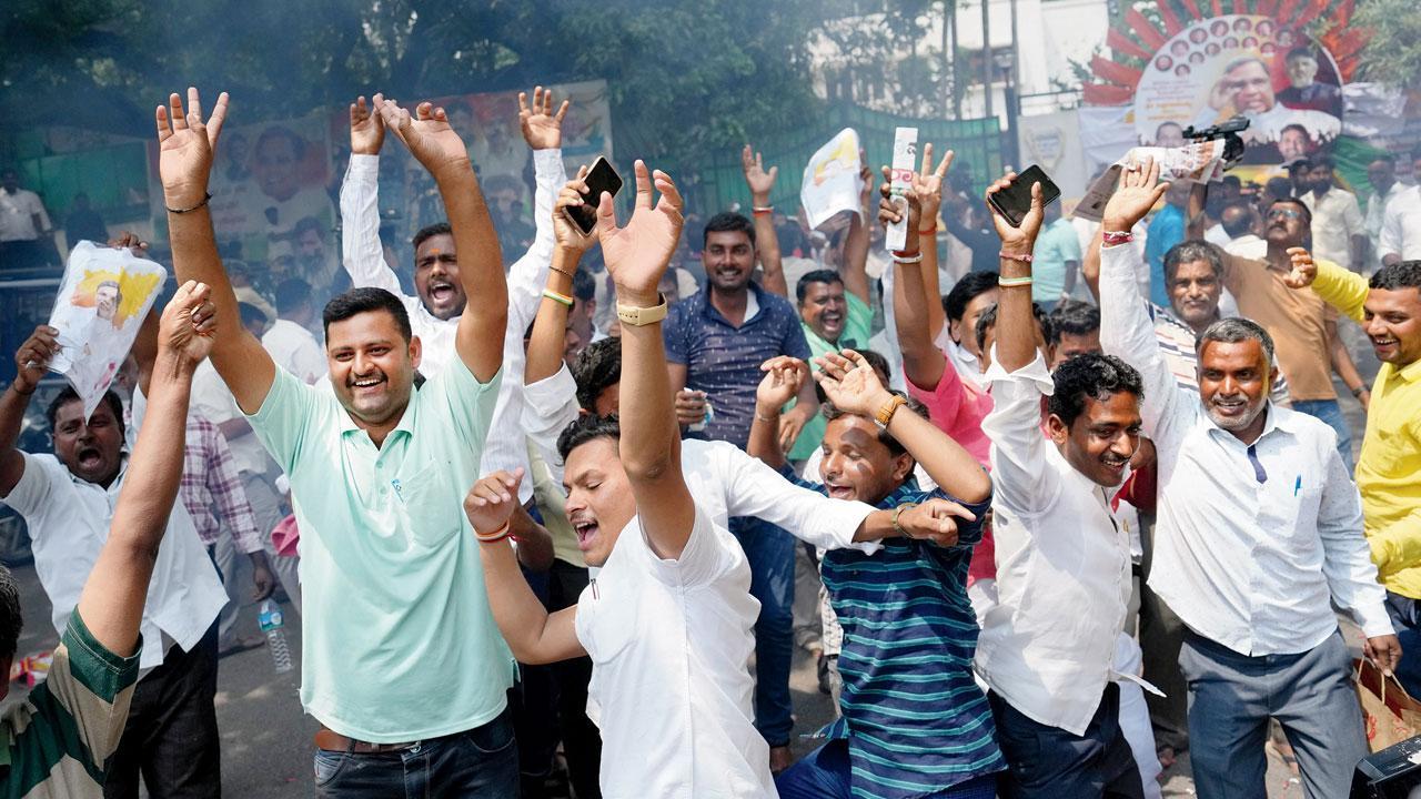 Karnataka: Congress bosses undecided, but Siddaramaiah camp jubilant