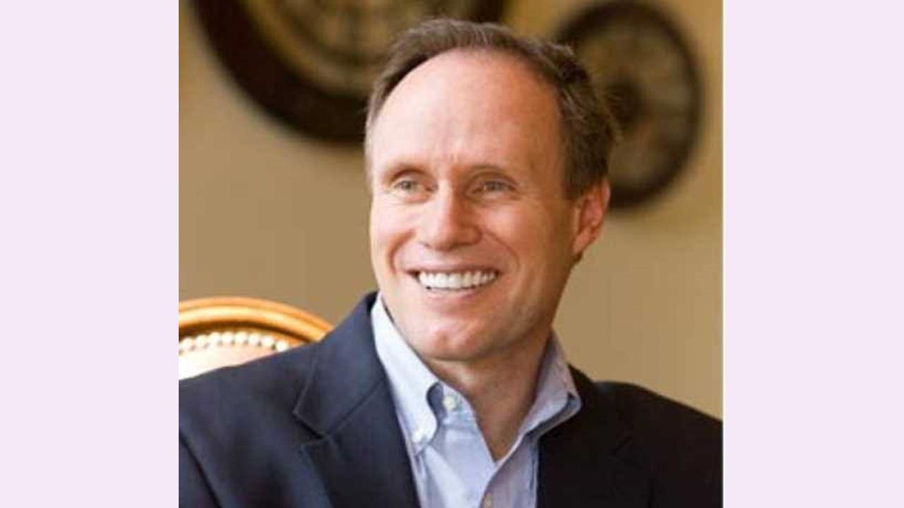 World Renowned Author Stephen Covey Visits India.