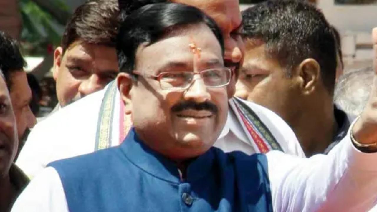 Maharashtra: No Lok Sabha seat-sharing talks held between BJP and Shinde-led Sena yet, says Mungantiwar