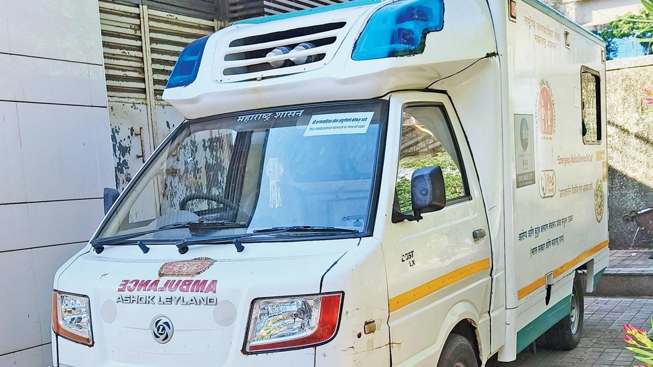 Mumbai: Timely help saves drowning teen in Dadar