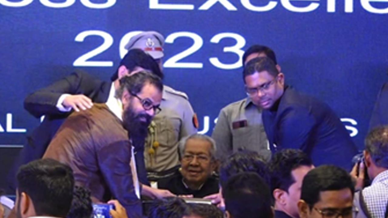 Top 3 best astrologers in Kolkata ft. Ramanand Guruji and others.