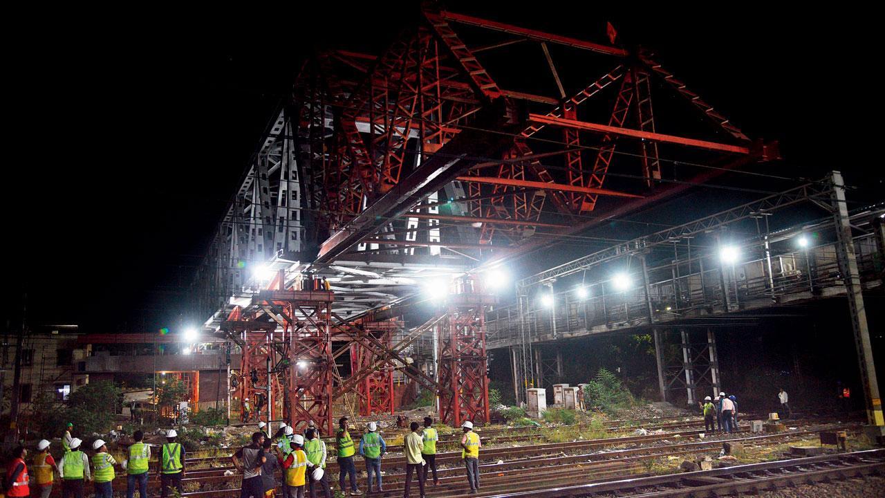 Mumbai: India's longest girder becomes part of much-awaited Vidyavihar bridge