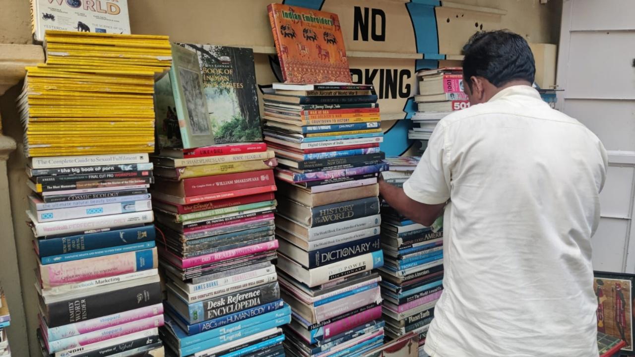 Apart from the bookstall on Waroda Road, he has also recently opened his first branch under the same name on Chapel Road. It is safe to say, business is doing well. Merely a tourist, he may have not once imagined making Mumbai his home over 20 years ago