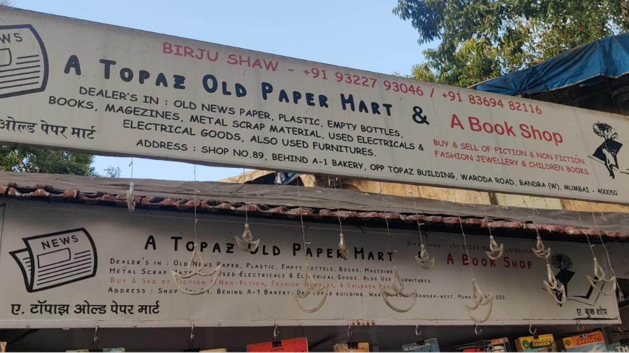 Shaw has come a long way. It started with a job at a bookstore in South Mumbai only so that he was able to survive in the city. It's the only job that Shaw, who has studied in a Hindi medium school in Bihar but failed his 10th standard, could take up at that time. In Mumbai, he set up his first bookshop at Flora Fountain, popularly known for booksellers. However, a raid by the city’s municipal corporation compelled all the booksellers including Shaw to set up their stalls elsewhere in Mumbai