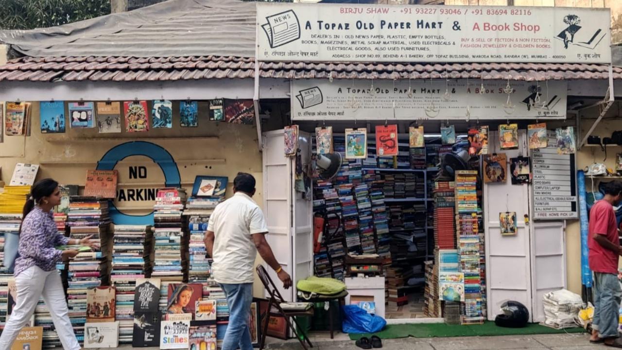 Called 'A Book Shop', it is a small aesthetic-looking store that is appealing to the eye of any onlooker. Besides having books within the store, Shaw also displays the books on a shelf placed adjacent to his store. This allows his customers to browse through the books freely