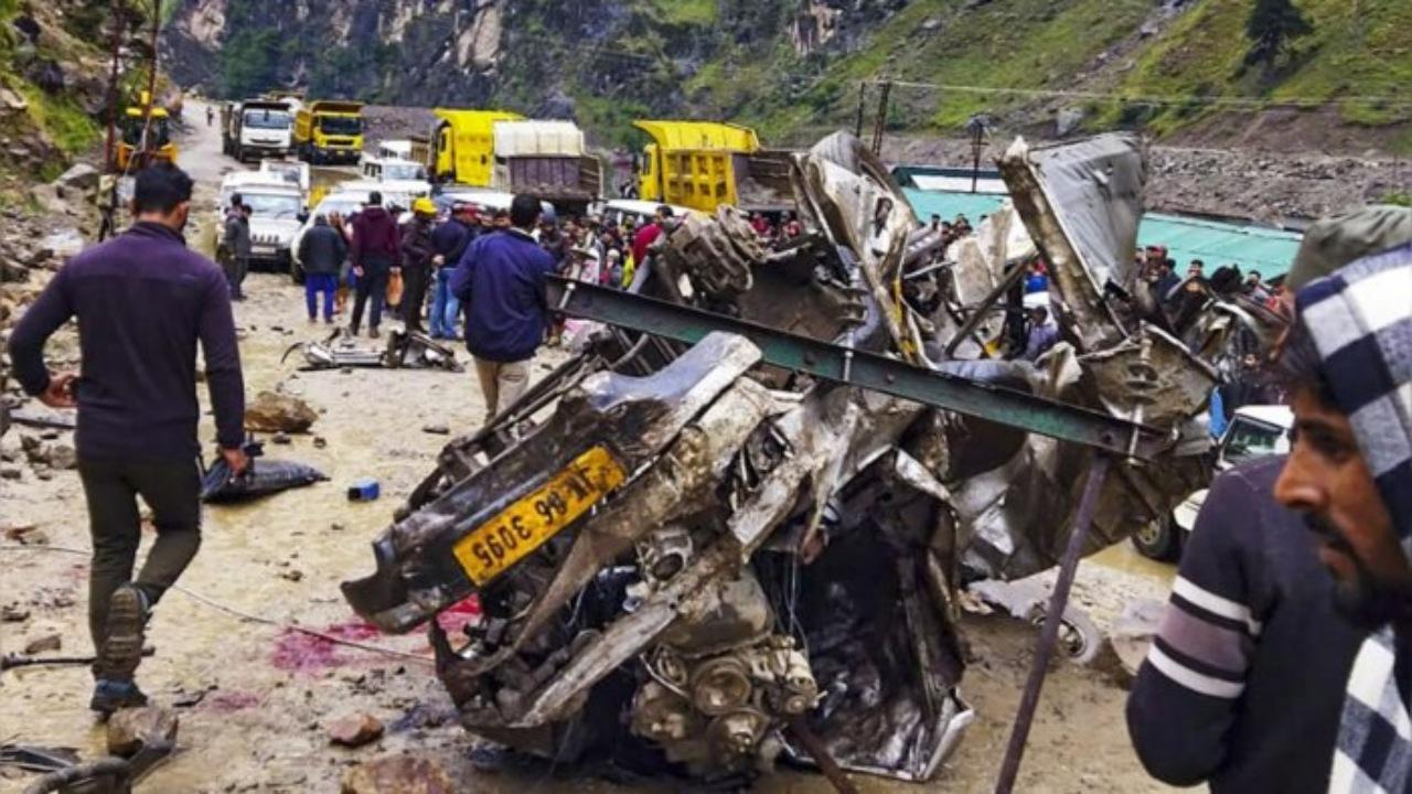 Seven dead after vehicle carrying power project workers rolls down hill in Jammu and Kashmir's Kishtwar