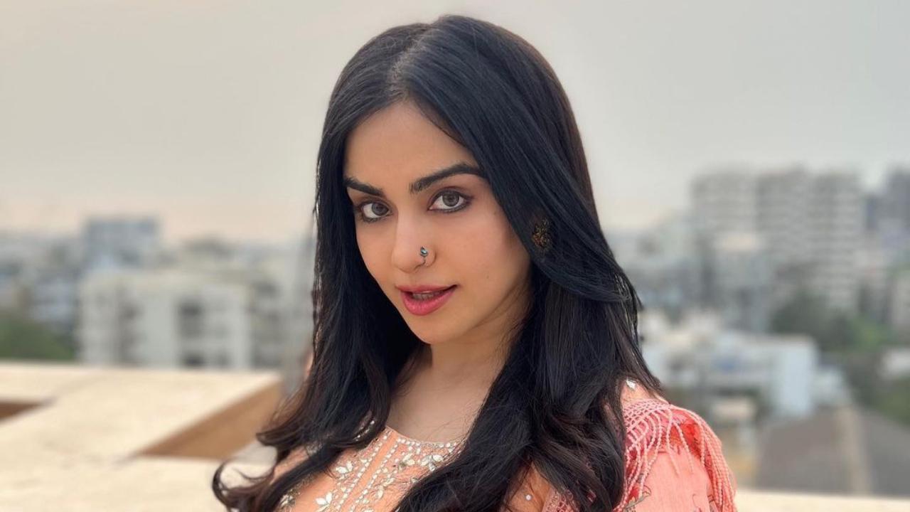 'The Kerala Story' actress Adah Sharma reveals the 'secret' of how she 'accepts bouquets and faces bans'; watch