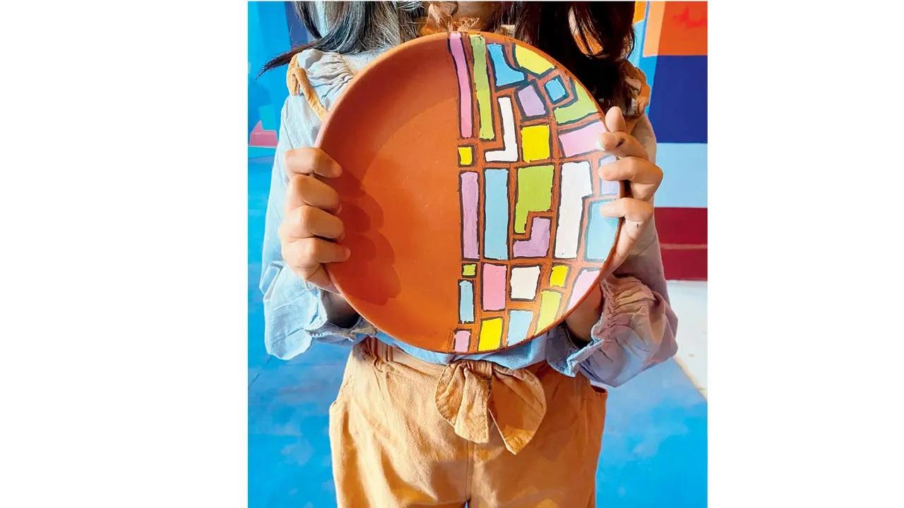 Marble your own mugsMug marbling involves creating beautiful swirling patterns on mugs. Unlike other types of marbling that use oil paints, here, you can learn to create patterns using nail paints, which are easier to handle