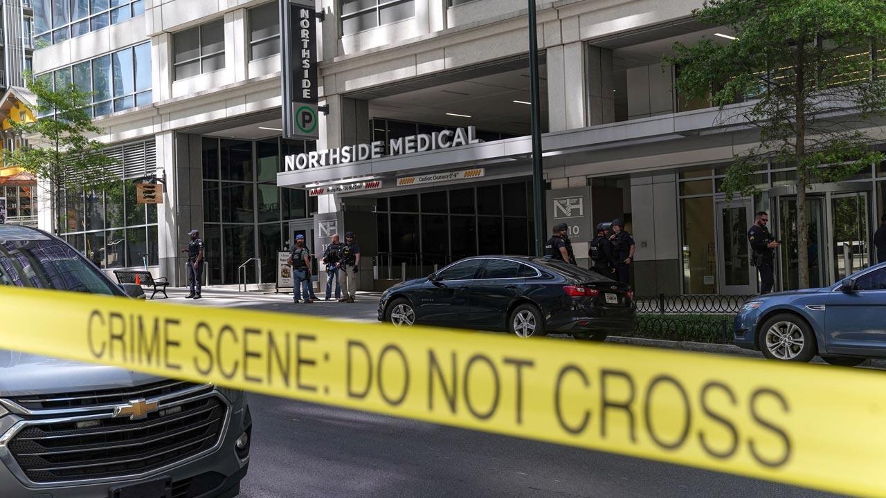 1 dead, 4 hurt in shooting inside Atlanta medical facility