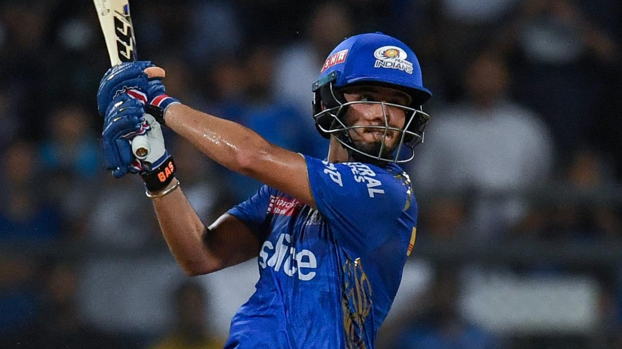 Nehal Wadhera's giant six vs RCB causes massive dent on sponsor's car at Wankhede: Watch