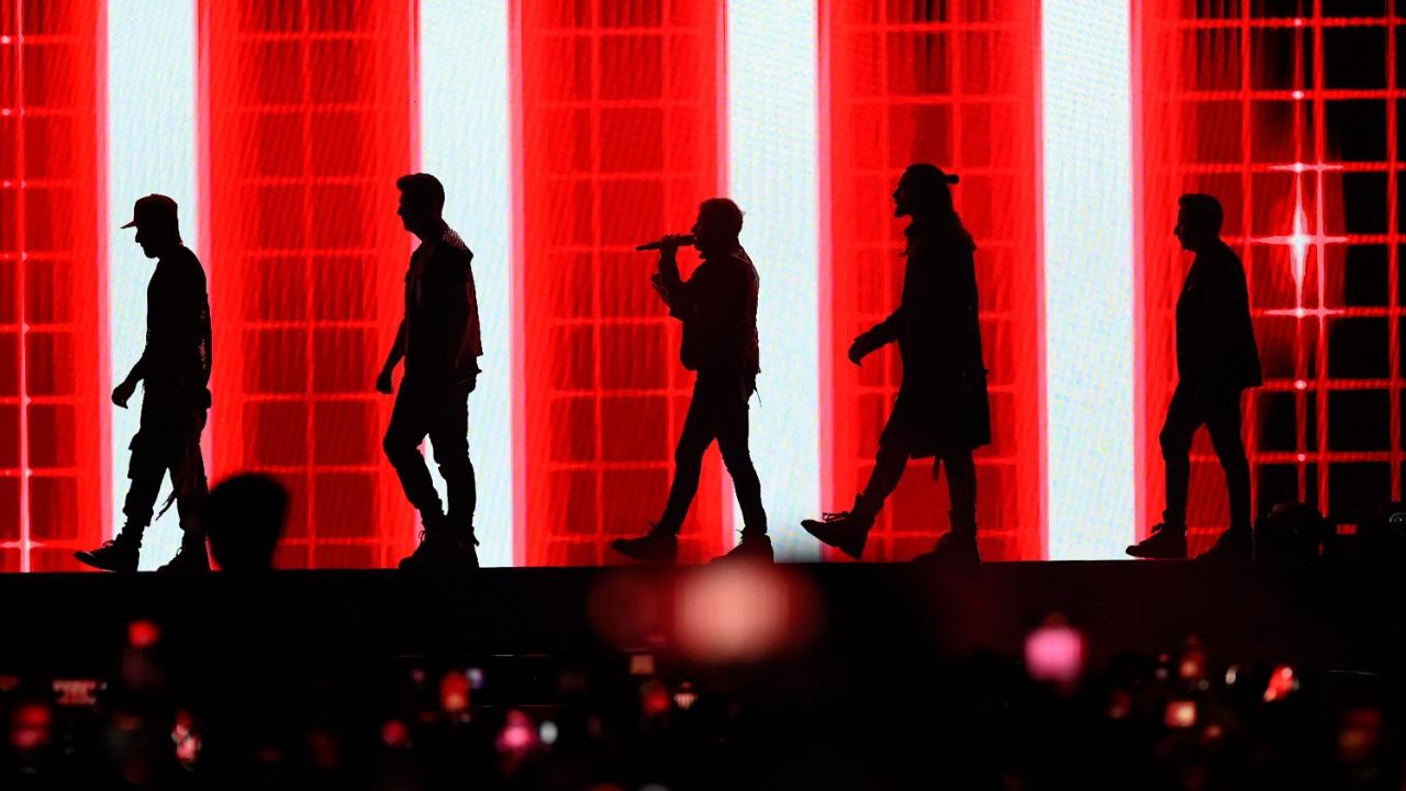The band played their iconic numbers like ‘I Want It That Way’ and ‘Everybody’ along with a few pieces from their newer album including DNA. Photo Courtesy: AFP