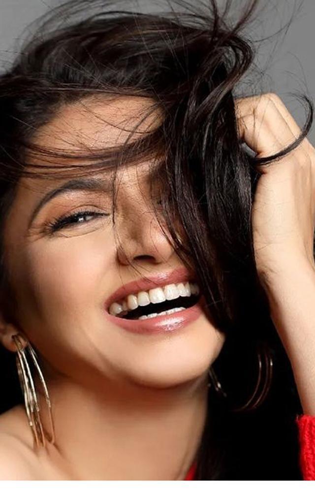 Bhagyashree`s style statements