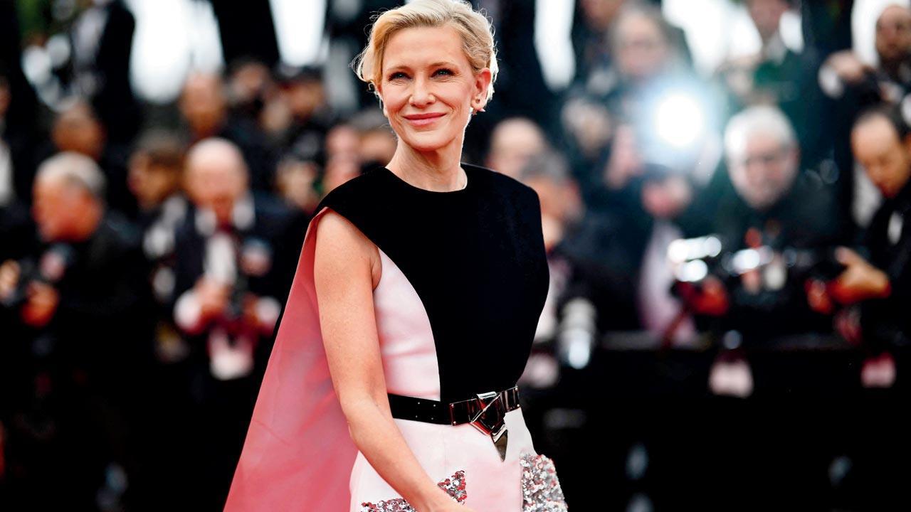 Cate Blanchett goes barefoot at Cannes