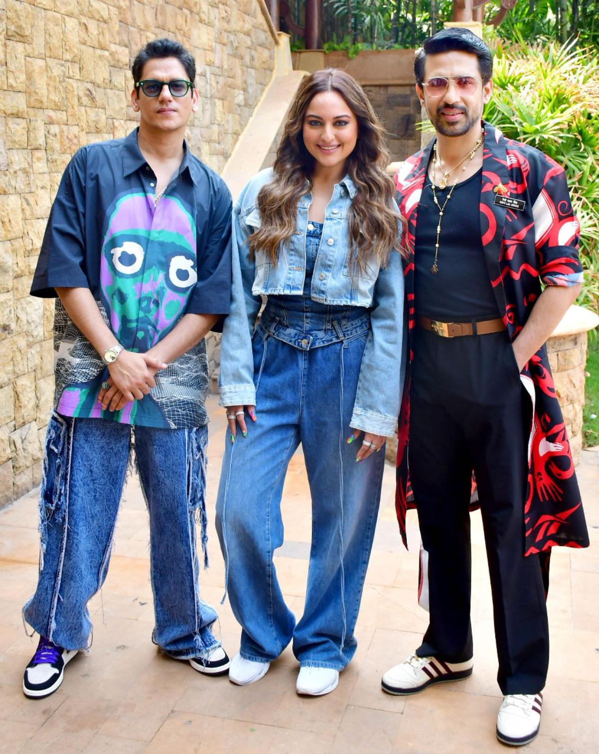Sonakshi, Vijay and Gulshan, who are set to enthral the audiences with their power-packed performances in 'Dahaad', looked picture-perfect as they posed together for photos. 