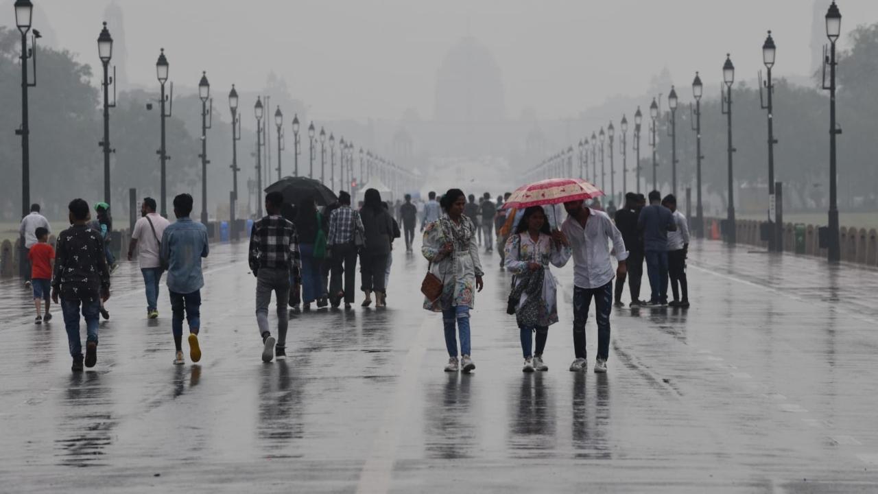 Traffic snarls, waterlogging in parts of Delhi after heavy rain