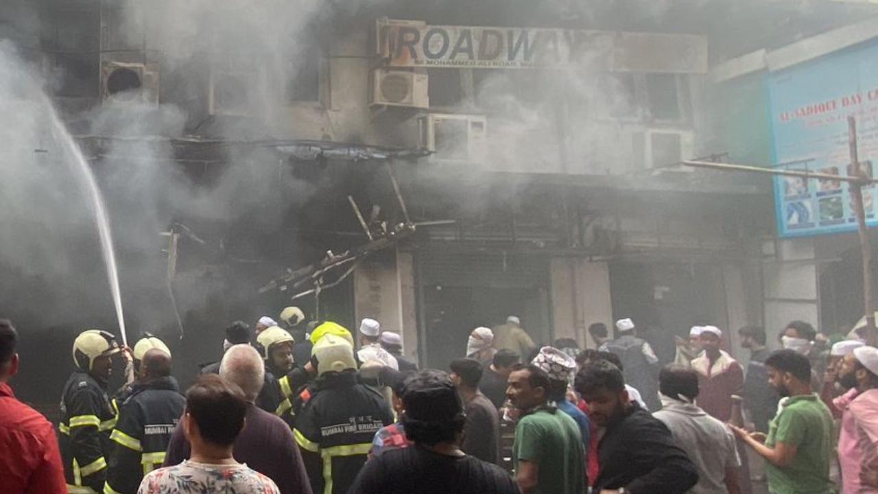 According to officials, the fire broke out near Dmart around 2.30am, on Pune-Satara Road. On receiving information, seven fire tenders were rushed to the spot. Further, according to the fire department, the blaze triggered some blasts that helped the flames spread further and wreak major damage to the shops, the agency reported