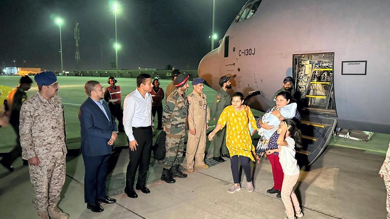 Operation Kaveri: 12th flight with 231 Indian evacuees departs from Jeddah for Mumbai