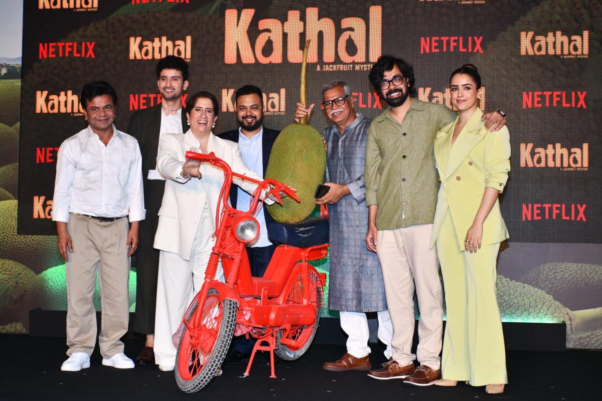Popular TV actor Anant V Jain and Bollywood's comedy king, Rajpal Yadav who will be seen sharing screen space with Sanya Malhotra in 'Kathal' were also present at the trailer launch. Director Yashowardhan Mishra and the writer of 'Kathal' Ashok Mishra too marked their presence at the event. The entire team were all smiles as they posed with a giant-sized jackfruit. 