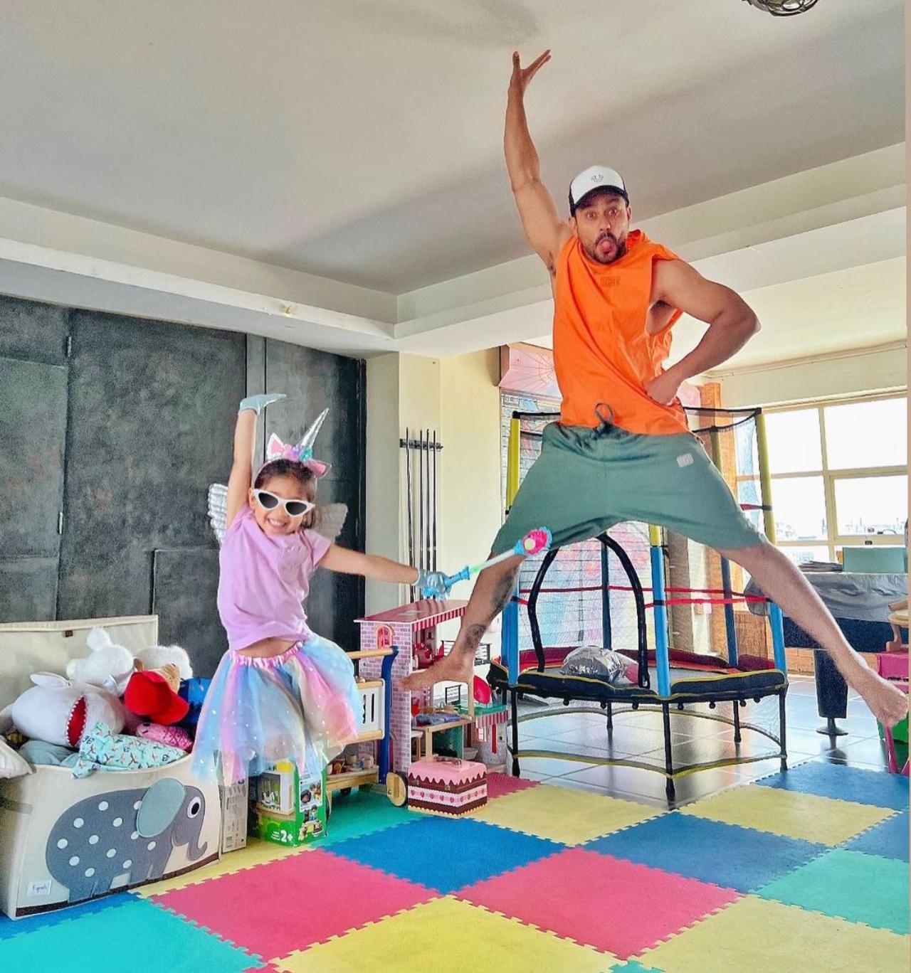 Kunal Kemmu becomes a child himself when he plays with his kid. Soha and Kunal have a dedicated play area in their house for their daughter. In the above picture, Inaaya is seen dressed as a unicorn and the two got clicked as they jumped as high as they could