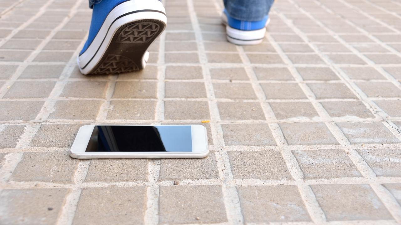 Mumbai Police recovers 51 lost, missing mobile phones; to return them to their owners