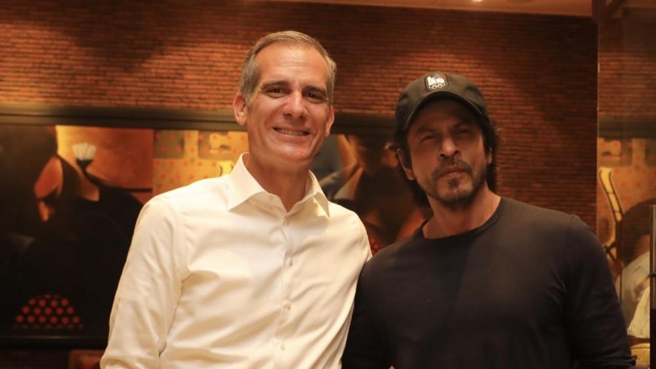 Newly appointed Ambassador of the United States (US) to India Eric Garcetti on Tuesday met Shah Rukh Khan at the actor's residence 'Mannat' in Mumbai, and discussed Bollywood and it's 