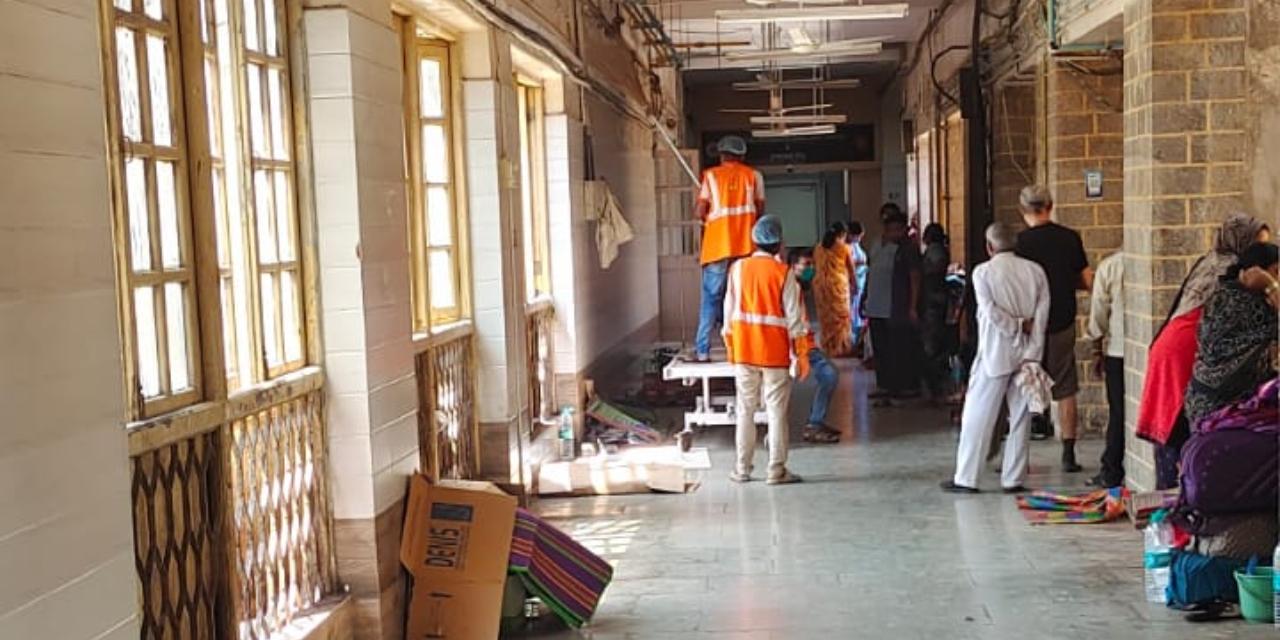 The floors are cleaned, but the ceilings, fans, windows and stairs are not maintained. According to sources, CM Eknath Shinde will conduct surprise visits to inspect the conditions and facilities available at the hospital