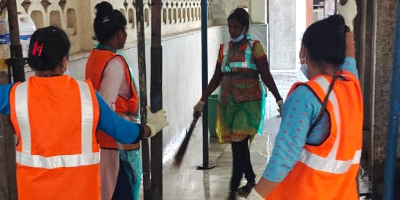 A few months back, CM Eknath Shinde made a surprise visit to Rajiv Gandhi Medical College where resident doctors complained about the pathetic condition of the hostel. Following the complaints, the dean of the college was suspended. According to sources, Shinde may visit the hospitals on Monday or Tuesday