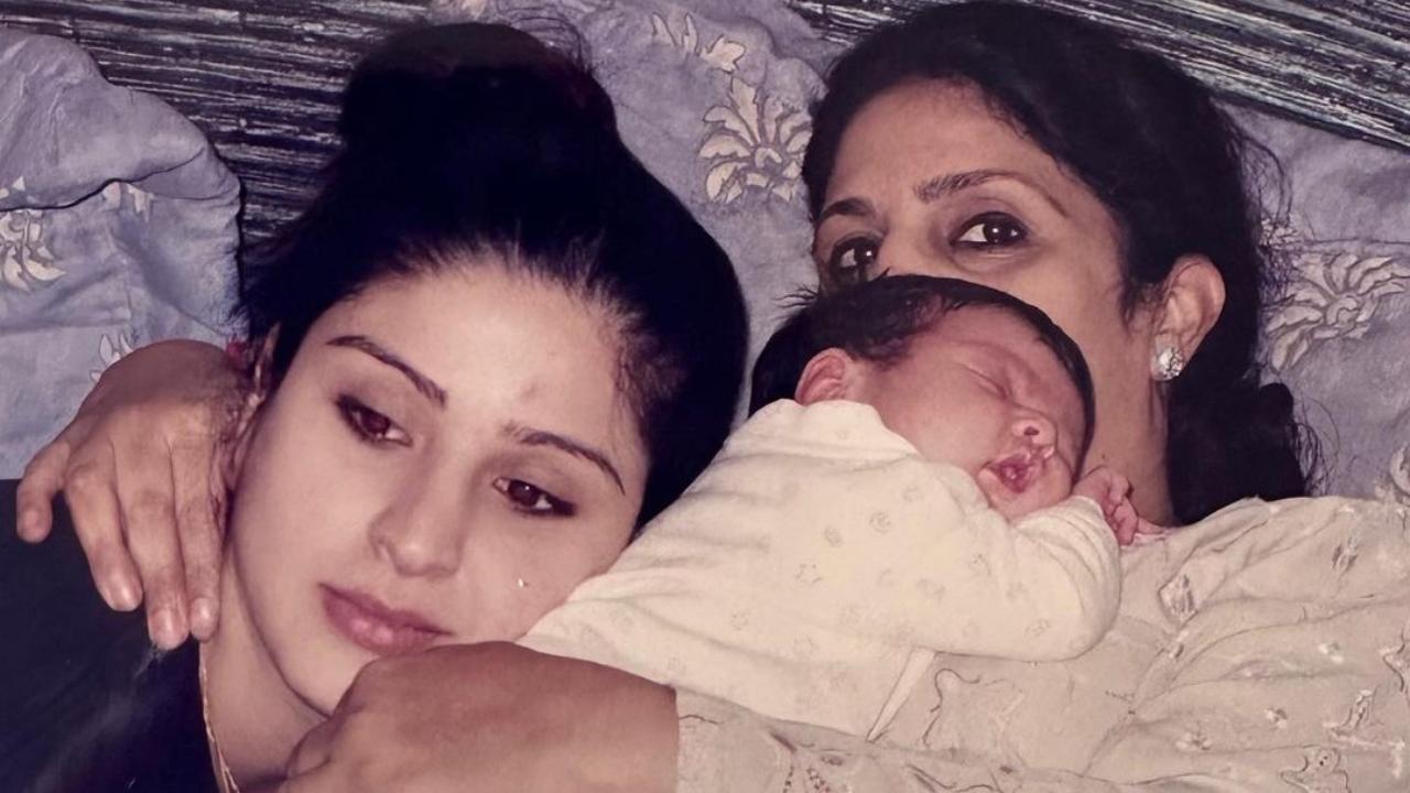 In the old picture, Maheep Kapoor is with her mother Namita Sandhu, and baby Shanaya is sleeping in her arms.