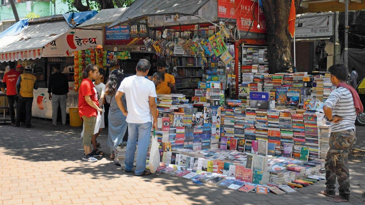 (From top) A pavement bookseller at the circle; Mama Paanwala in Mohan Niwas