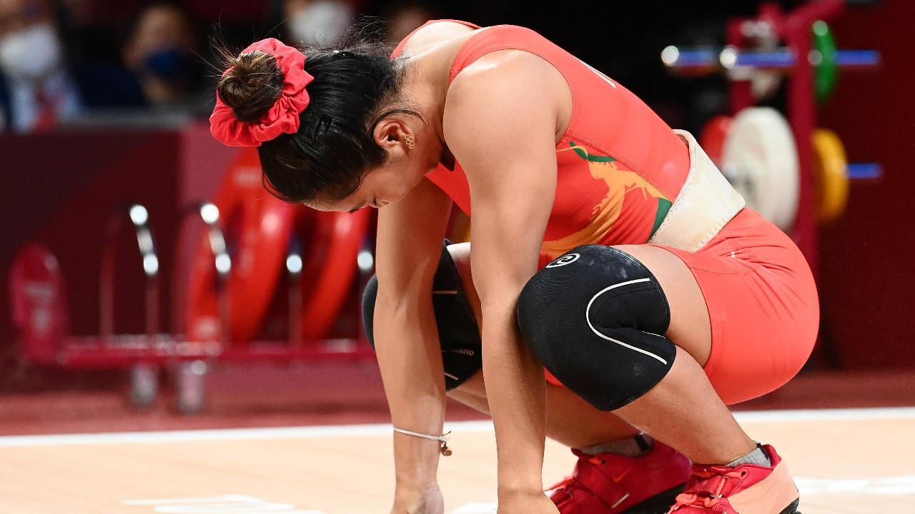 Mirabai Chanu finishes sixth at Asian Championships, manages only two good lifts