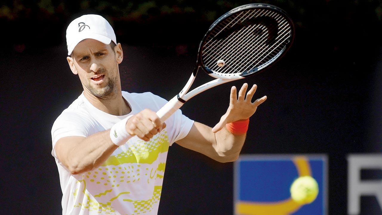 Djokovic tested by Etcheverry in opening Italian Open win; Swiatek cruises