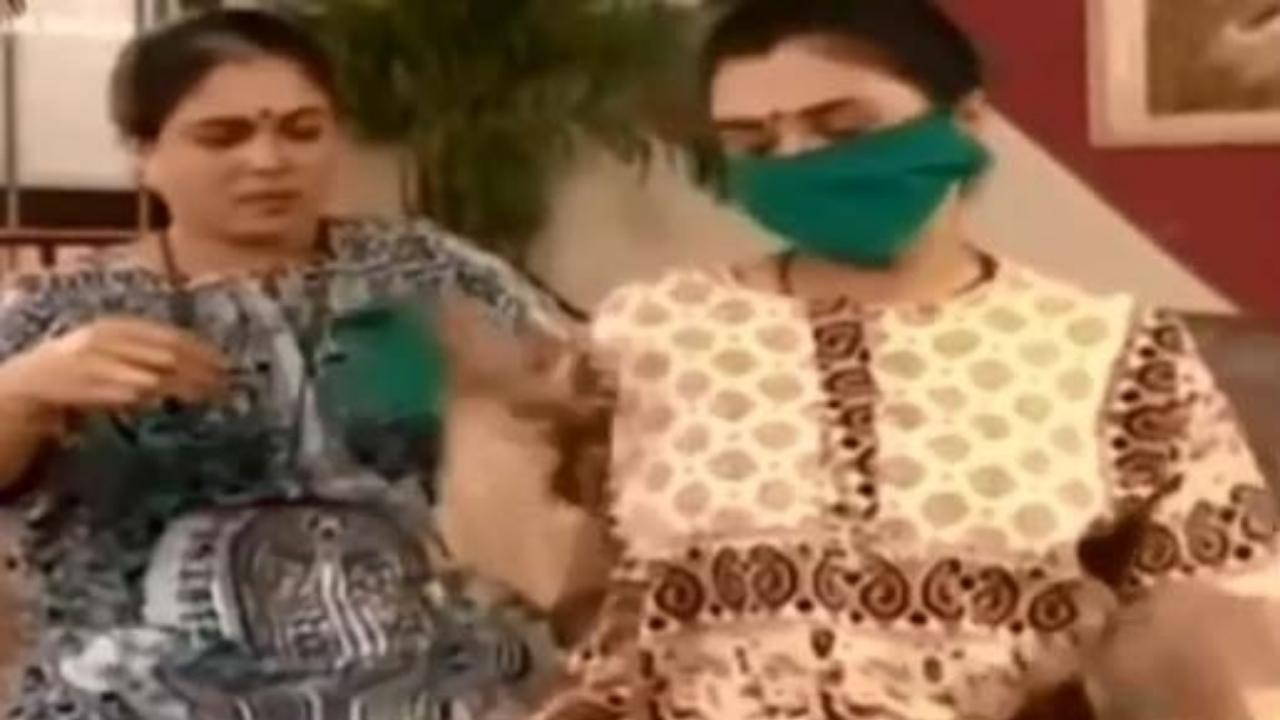 When Supriya Pilgaonkar and late Reema Lagoo taught us how to wear masks in 1995!