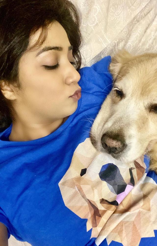 India`s Nightingale Shreya Ghoshal owns a gorgeous Golden Retriever who heavily dominates her official Instagram account