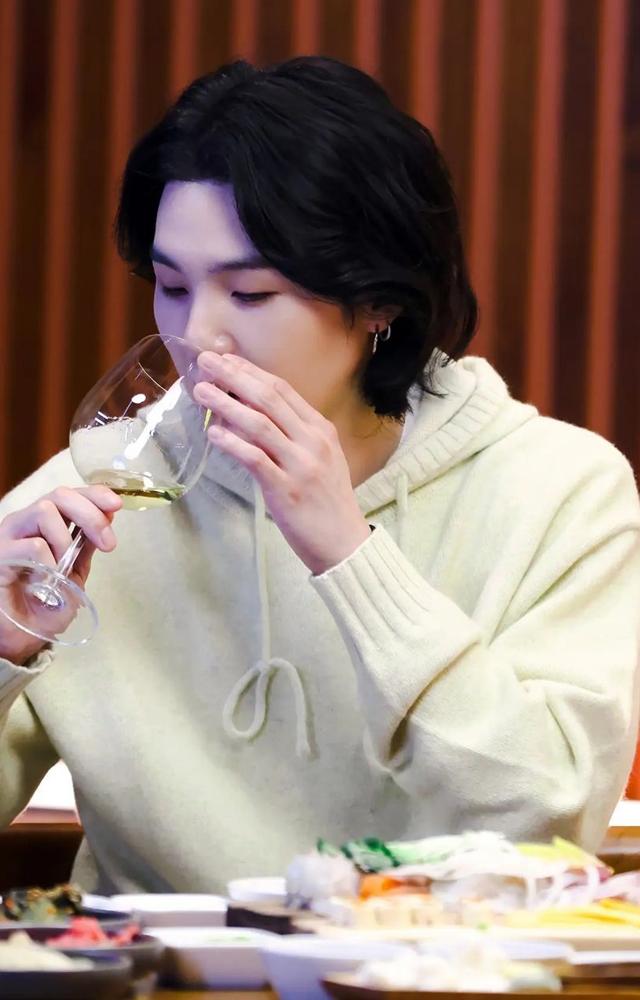 Suga pulls off the off-white comfy hoodie look effortlessly