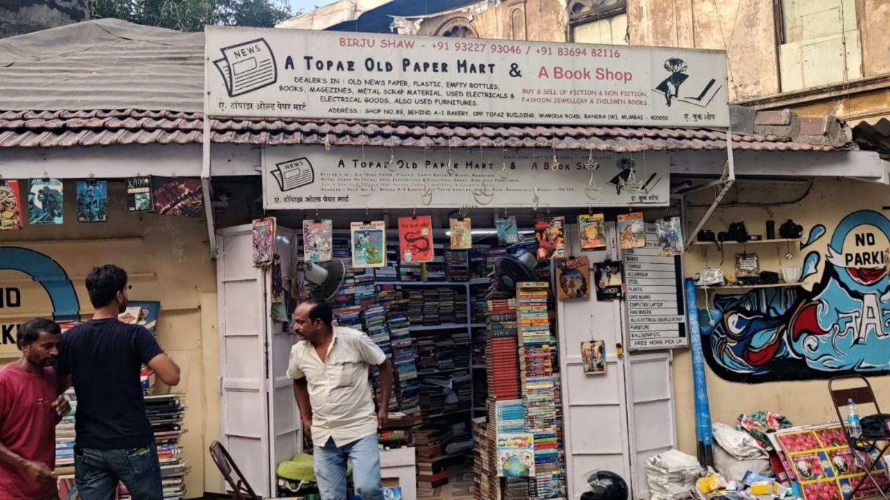 This is how Shaw landed in Bandra. He says, “I used to roam around the city in search of scrap stores to purchase second-hand books. I knew there was a scrap store in Bandra’s Topaz apartments. A library named Topaz used to exist there before the scrap store could take over the place. I decided to take the same store on rent and set up my bookstore while also keeping the scrap store operational.” He says, “I knew that setting up a store near Salman Khan’s apartment would have someone from his building call me to collect scrap. This could allow me to get a glimpse of him.”