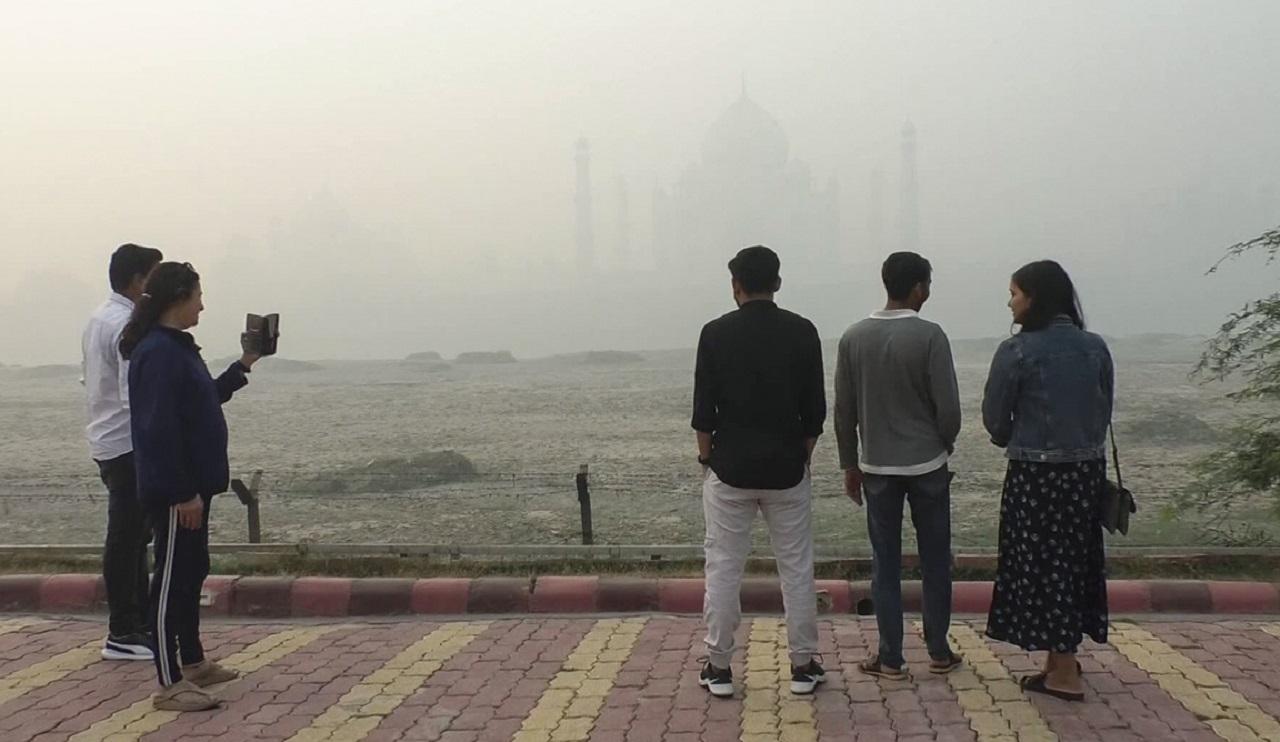 According to the data issued by the System of Air Quality Forecasting and Research (SAFAR-India), the air quality in the National Capital was recorded at 488, up from 410 a day ago